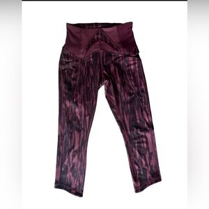 Lululemon High Waisted Crop Leggings Side Pockets Plum/Black Size 6 Workout Gym